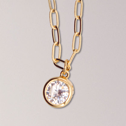 Elegant Gold Chain Necklace with Cubic Zirconia Pendant